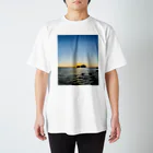 景色の写真を撮って　グッズを作ってますの和歌山の　円月島 スタンダードTシャツ