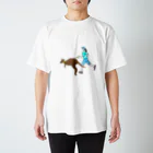 TOMASTOMASのカンガルーとジョギングする人 スタンダードTシャツ