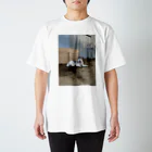 ブティックこてつの庭に穴を掘ったこてつ Regular Fit T-Shirt