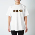Ralriruのハリネズミと栗（いきもの×たべものシリーズ） スタンダードTシャツ