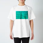 あおすみのエメラルドグリーンの魚群 Regular Fit T-Shirt