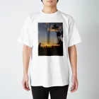 mocoの南国の夕陽 Regular Fit T-Shirt