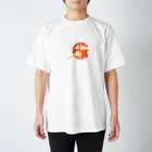 SNACKSのキャンデー・イチゴ味 Regular Fit T-Shirt