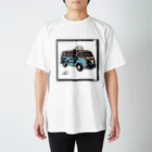 momokarubiのワーゲンバスとダックスフンド Regular Fit T-Shirt