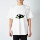 田中ザビエル世界のどうぶつのおにぎりに紛れるパンダ Regular Fit T-Shirt