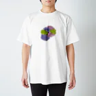 lantanaの淡淡フラワー Regular Fit T-Shirt