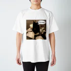 猫カフェ ぶぅたんグッズショップの渋い仕事をするララくん スタンダードTシャツ