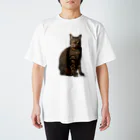 注文の多い喫茶店　虎猫軒のtoraneko「にゃたろう」ポートレイト スタンダードTシャツ