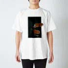 コサカのアトリエのオレンジのスケシュー Regular Fit T-Shirt