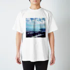 祈織（ino-ori）の海の見える丘から スタンダードTシャツ