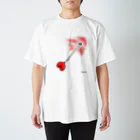 ねこふく本舗の射貫かれた。 Regular Fit T-Shirt