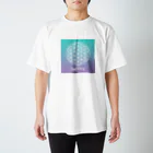 ワンダーシレールのワンダーシレール フラワーオブライフ・グラデーションシリーズ（グリーンパープル） Regular Fit T-Shirt