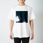 平和通りの眼差し Regular Fit T-Shirt