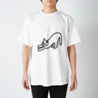 いきものや のの(本館)のねこのびー Regular Fit T-Shirt