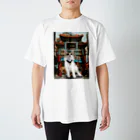 ToMoMiSaのCat looking upx横浜中華街 -猫【ご当地シリーズin横浜】 スタンダードTシャツ