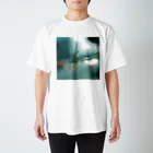 CHIBI Art & Photo STUDIOの街を泳ぐ Regular Fit T-Shirt