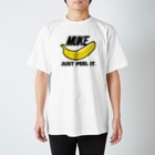 gemgemshopのバナナ剥け (JUST PEEL IT) Regular Fit T-Shirt