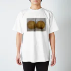 moujiのジャガイモ：黄爵（とうや） Regular Fit T-Shirt