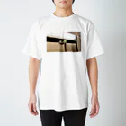 カエル屋の人間みたいなカエルくん Regular Fit T-Shirt