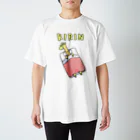 くちのまるハウスの昼寝をするキリン Regular Fit T-Shirt