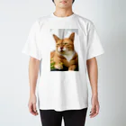 猫写真家「むに」のアトリエの猫と花 Regular Fit T-Shirt