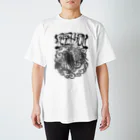 Y's Ink Works Official Shop at suzuriのRising sun Crow (Black Print) Regular Fit T-Shirt