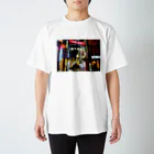 プリン倶楽部のネオン街 Regular Fit T-Shirt