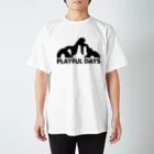 PLAYFUL DAYSの【PLAYFUL DAYS】タコの山 ロゴTシャツ Regular Fit T-Shirt