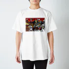 cris mateの突撃大家族 Regular Fit T-Shirt