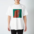 雨宿りの赤髪女の子 Regular Fit T-Shirt