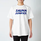 SAUNA JUNKIES | サウナジャンキーズのメルティー・ロゴ(トランスカラー/白) Regular Fit T-Shirt