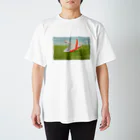 モタッティの庭の草原の海を泳ぐ夢 Regular Fit T-Shirt