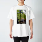 シッポ追いの猫写真店の命の水 Regular Fit T-Shirt