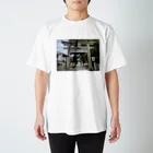 takaya_の縁切り神社 Regular Fit T-Shirt