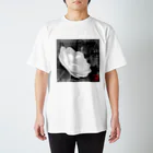 Slzy andelaの冬の始まり椿 Regular Fit T-Shirt