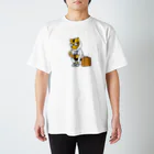 イラストレーター平戸三平のトラのトラベラー Regular Fit T-Shirt