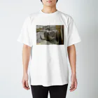 DEGUTIのSHACHOムキムキ Regular Fit T-Shirt