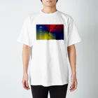 電脳猫蛞蝓屋さん🌲🌳の自画像キリコ-rainbow- Regular Fit T-Shirt