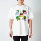 いちごのチーゴくん＆ゴーストベジタブルズのいちごのチーゴくん　みんなでおねんね スタンダードTシャツ