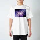 想像部屋の神秘的な宇宙の惑星 スタンダードTシャツ