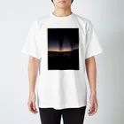 Fデザインの日の出前の景色 Regular Fit T-Shirt