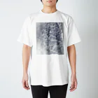 精霊電設の雪深い山道 Regular Fit T-Shirt