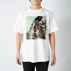 精霊電設の迎春の雪山 Regular Fit T-Shirt