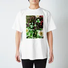 月のティラミスの四葉のクローバー Regular Fit T-Shirt