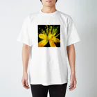 あせろらじゃむの黄色いお花のズーム スタンダードTシャツ