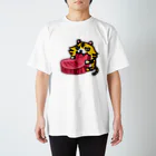 ボンボヤージュショップのかぶりつく虎 Regular Fit T-Shirt