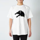 でんや　SUZURI店のくろきち Regular Fit T-Shirt