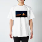 じぇん屋の雲と青年（横） Regular Fit T-Shirt