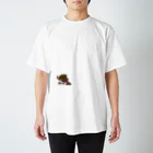 ただの色の何かから逃げる鬼 Regular Fit T-Shirt