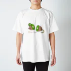 mamochanmanのKiwi frat(緑文字あり) Regular Fit T-Shirt